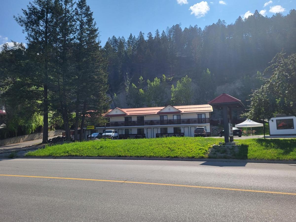 Alpen Motel เรเดียมฮอตสปริงส์ ภายนอก รูปภาพ