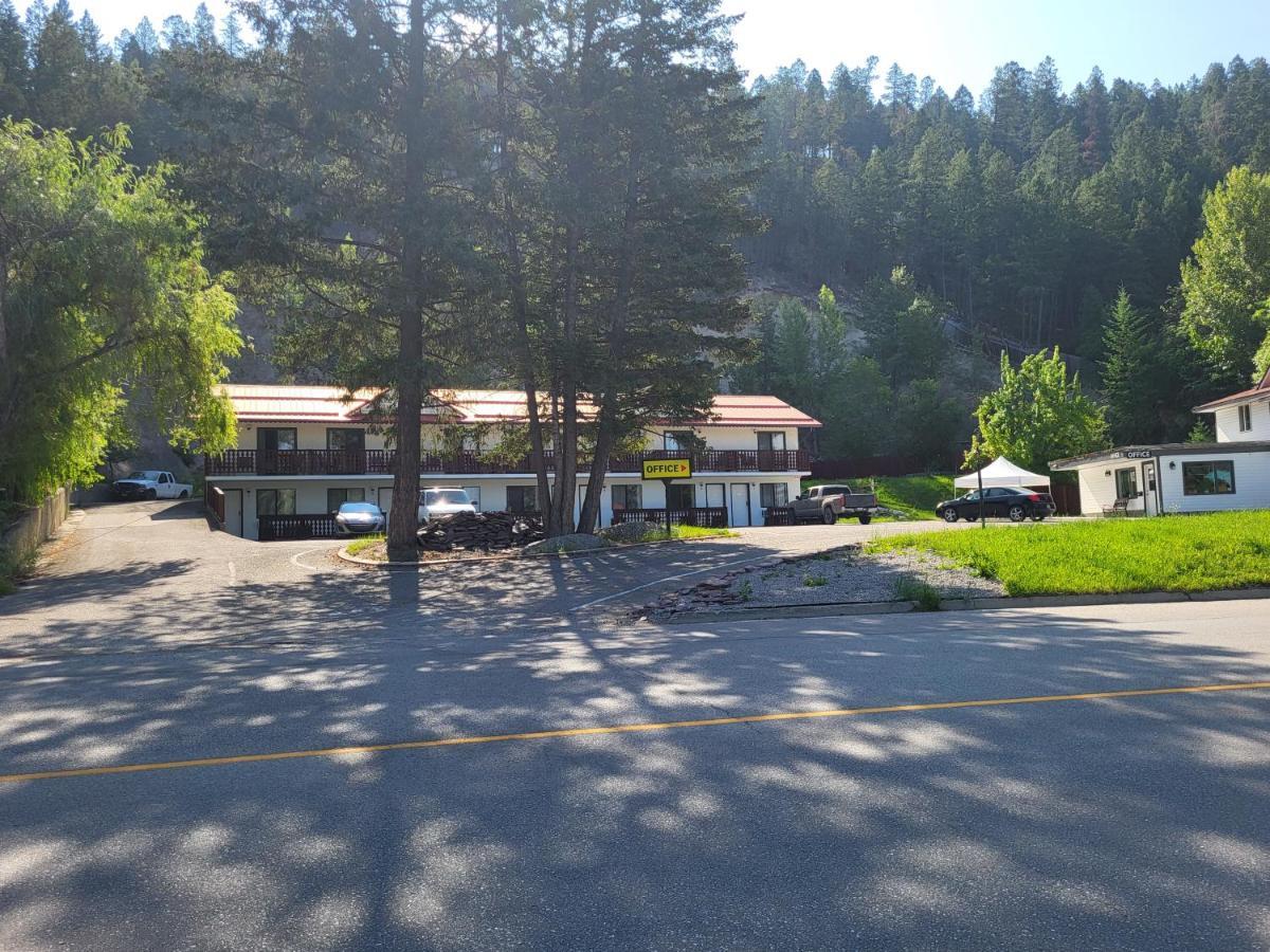 Alpen Motel เรเดียมฮอตสปริงส์ ภายนอก รูปภาพ