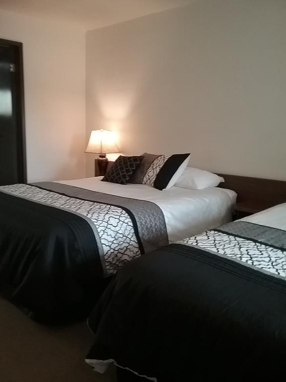 Alpen Motel เรเดียมฮอตสปริงส์ ภายนอก รูปภาพ