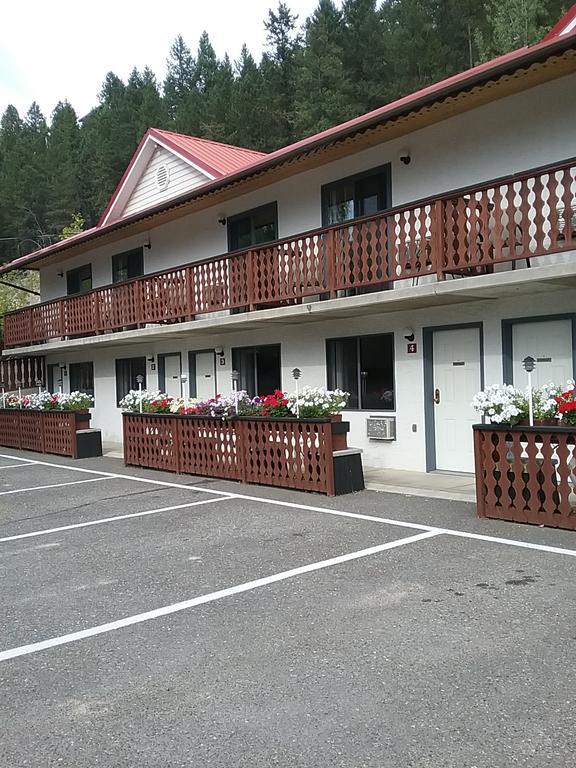 Alpen Motel เรเดียมฮอตสปริงส์ ภายนอก รูปภาพ