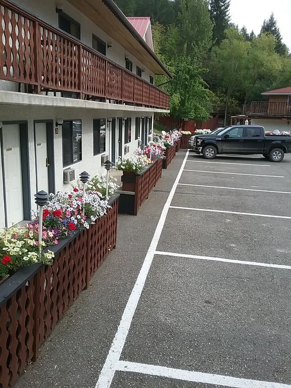 Alpen Motel เรเดียมฮอตสปริงส์ ภายนอก รูปภาพ