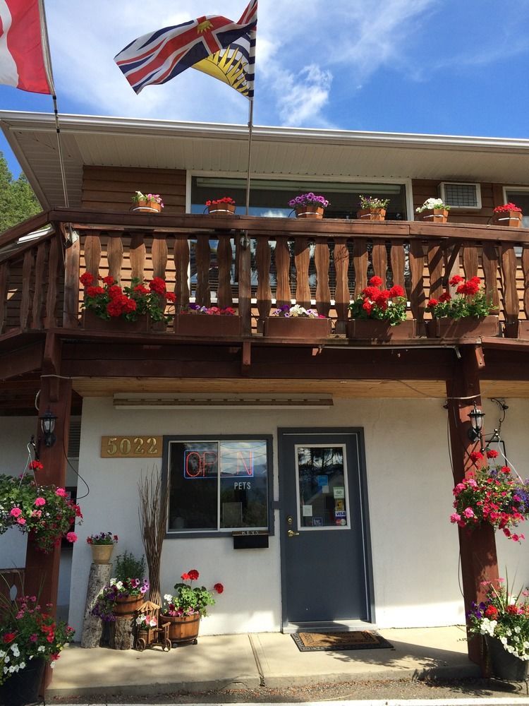 Alpen Motel เรเดียมฮอตสปริงส์ ภายนอก รูปภาพ