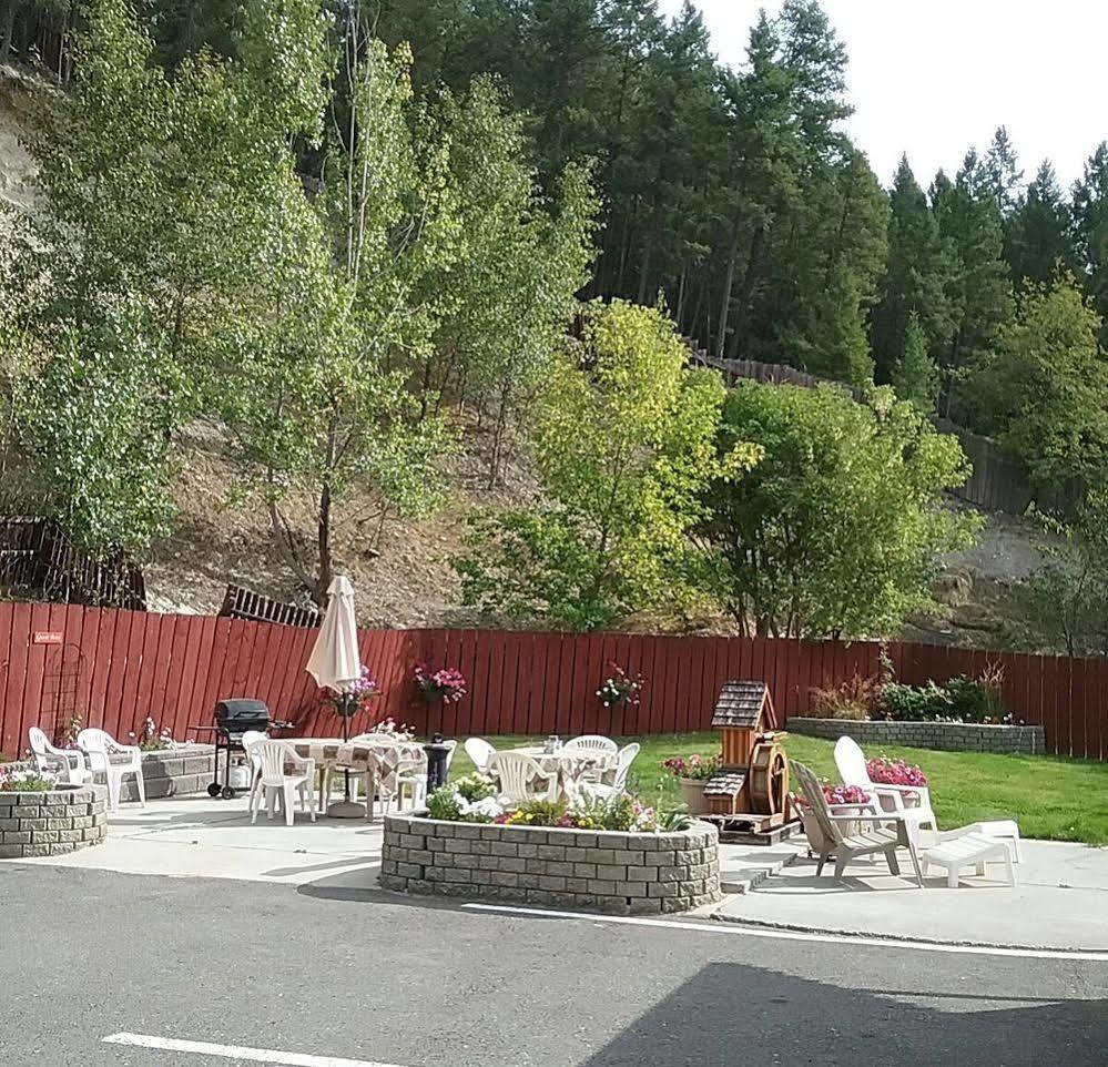 Alpen Motel เรเดียมฮอตสปริงส์ ภายนอก รูปภาพ